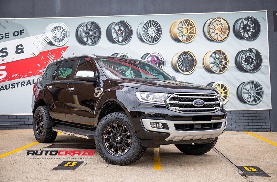 FORD EVEREST HOSS XD II SATIN BLACK DARK TINT